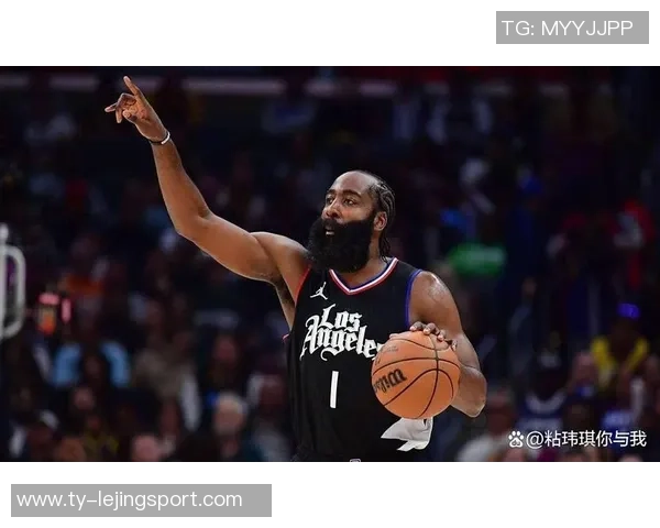 主场失利引发关注莱昂纳德哈登赛后未接受采访匆匆离场