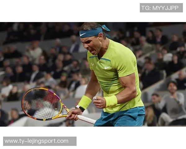 阿尔卡拉斯身穿詹姆斯23号紫金战袍在澳网训练致敬传奇运动员 阿尔卡拉斯身穿詹姆斯23号紫金战袍在澳网训练致敬传奇运动员