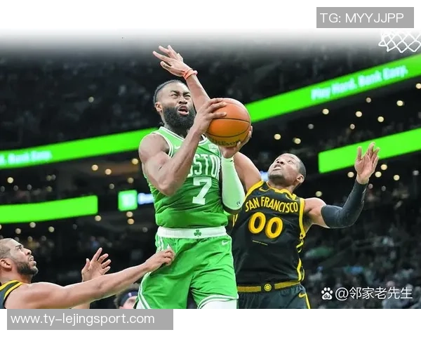 杰伦布朗强调绿军篮球精神：各司其职与热情求胜欲的完美结合