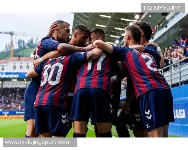 西乙联赛竞争加剧拉科与桑坦德双雄领跑冲甲形势愈发紧张 西乙联赛竞争加剧拉科与桑坦德双雄领跑冲甲形势愈发紧张