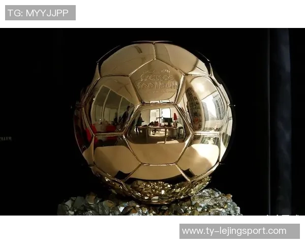 登贝莱荣归故里为家乡埃夫勒捧回金球奖杯引发热烈庆祝 登贝莱荣归故里为家乡埃夫勒捧回金球奖杯引发热烈庆祝