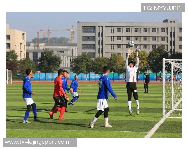 中国体育报报道中足联启动职业联赛文明行动月系列活动倡导体育精神与文明风尚