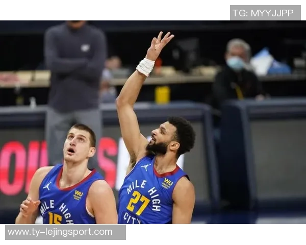 布劳恩展现排球技巧接穆雷长传双手垫球成功完成空接